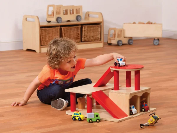 Garaż dla dzieci poniżej 2 lat — Millhouse Lernspielzeug Schule