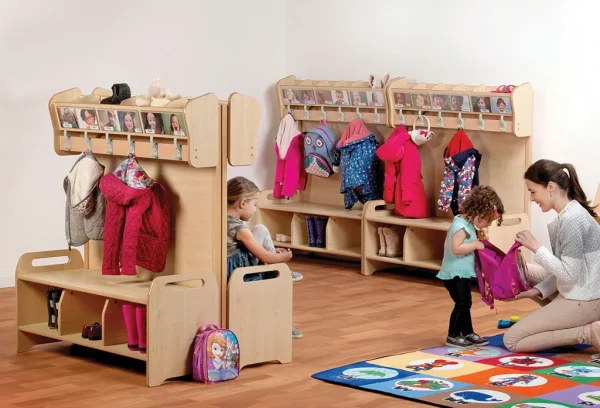 Zestawy szatni - 4 x stojące systemy regałów (4 x PT465) — Millhouse Lernspielzeug Schule