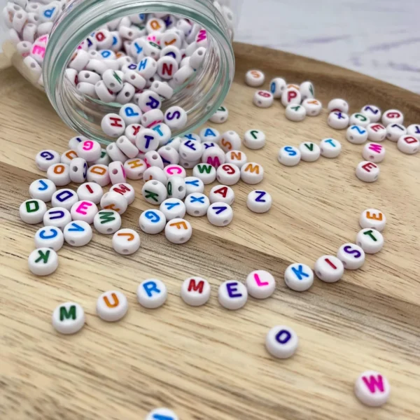 Mix koralików do liter plastik • Ø7mm • biały-wielokolorowy • 25g — Kiki-Ena Materiały do majsterkowania Naturalne drewno