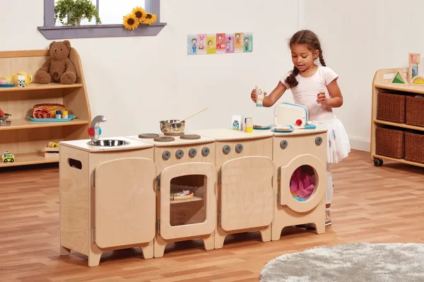Naturalny zestaw kuchenny, 4-częściowy – Kuchenka, Umywalka, Pralka, Lodówka (H 550 mm) — Millhouse Lernspielzeug Schule