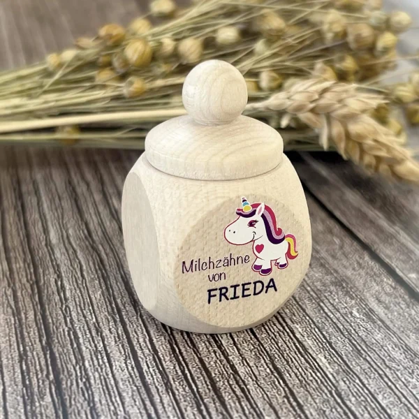 Personalizowane pudełko na mleczaki Jednorożec z wybranym imieniem — Kiki-Ena Materiały rzemieślnicze Naturalne drewno