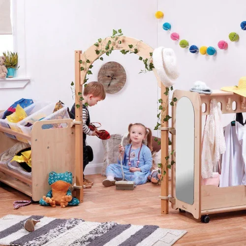 Toddler Dressing Up Mini Zone z dużymi koszykami — Millhouse zabawki edukacyjne szkoła