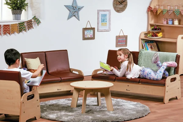 Zestaw kanapa i stolik — Millhouse Zabawki Edukacyjne Szkoła